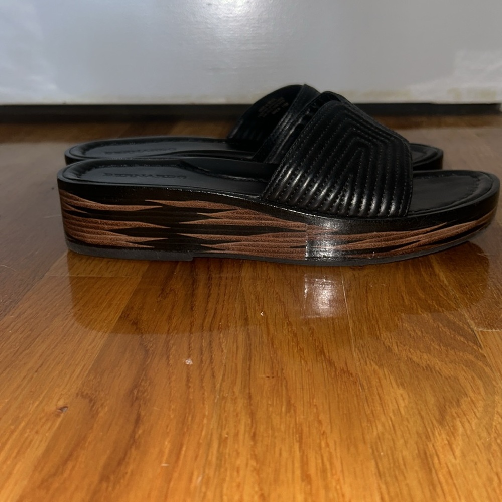 Bernardo black Faedra leather wedge sandal - Picture 3 of 8